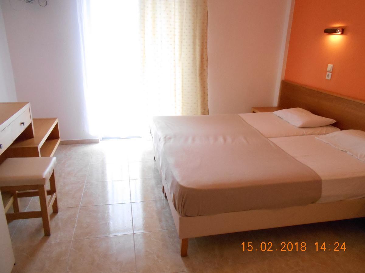 Doukas Hotel Skala Rachoni  Buitenkant foto