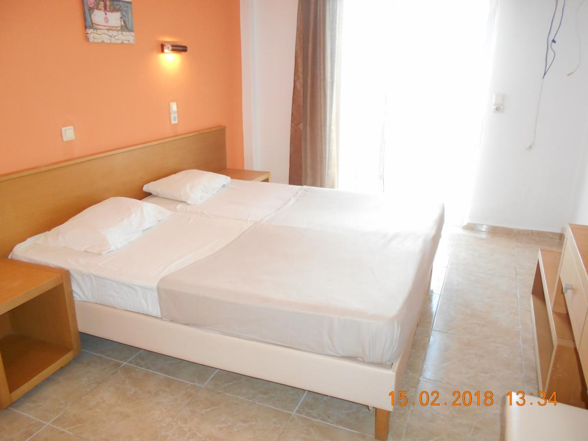 Doukas Hotel Skala Rachoni  Buitenkant foto